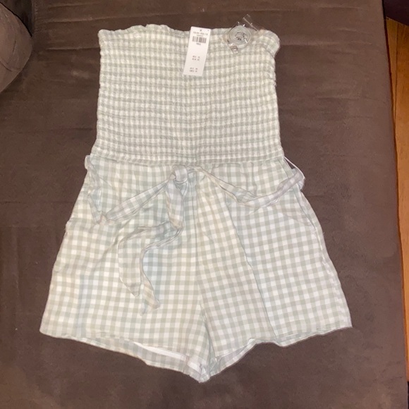 NWT Abercrombie and Fitch sage green gingham romper 🤩🤩 - Picture 1 of 5
